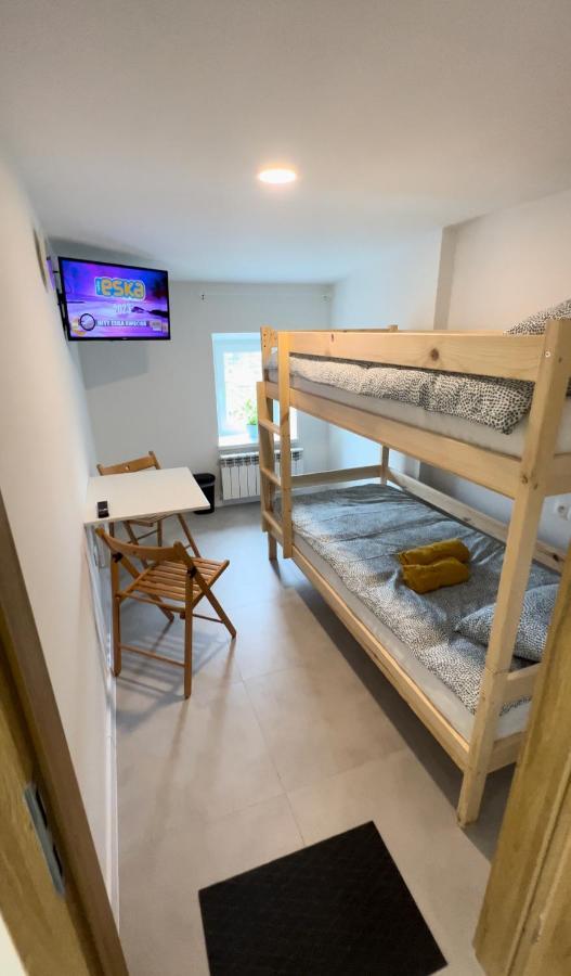 Yellow Hostel - Free Breakfast - The Best Service In Katowice - Free Parking Exteriör bild
