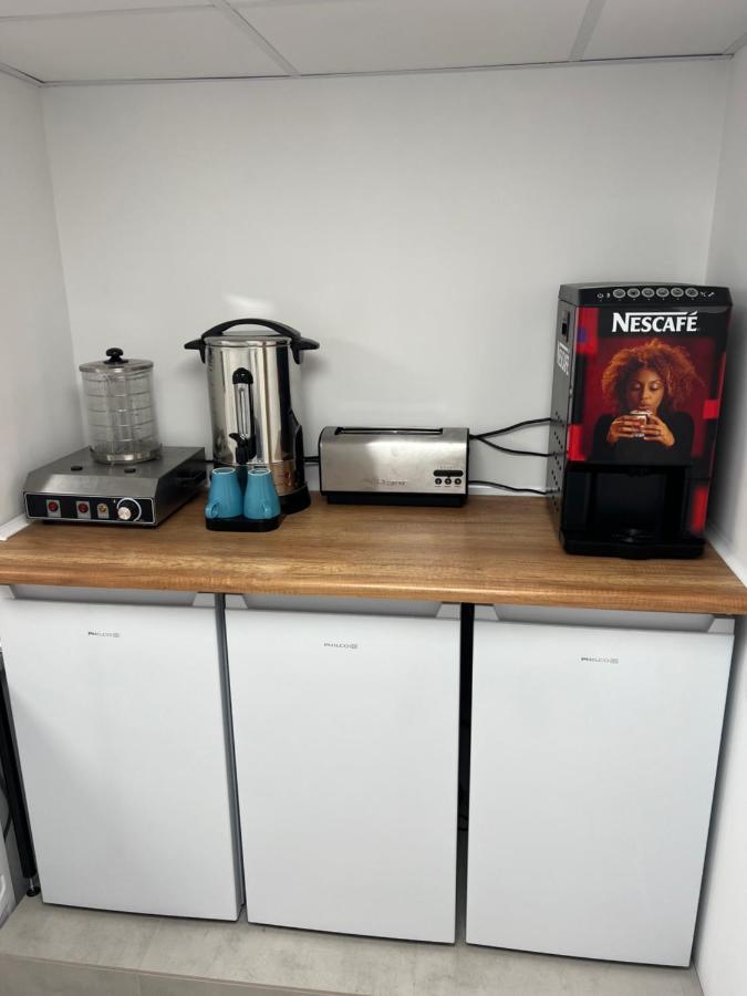Yellow Hostel - Free Breakfast - The Best Service In Katowice - Free Parking Exteriör bild