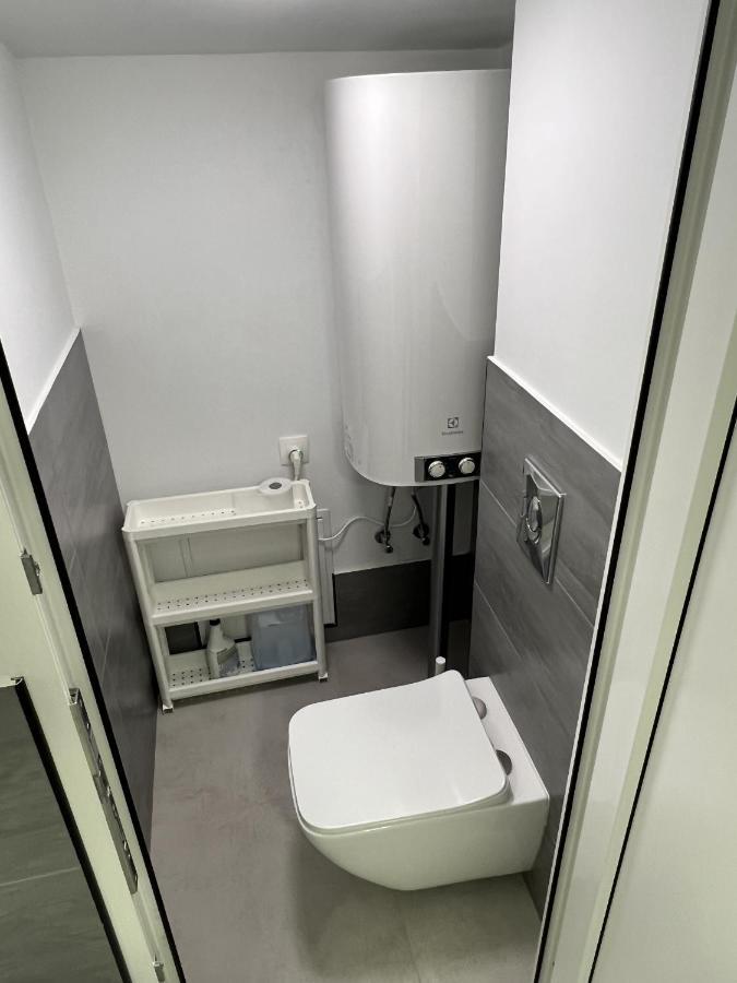 Yellow Hostel - Free Breakfast - The Best Service In Katowice - Free Parking Exteriör bild