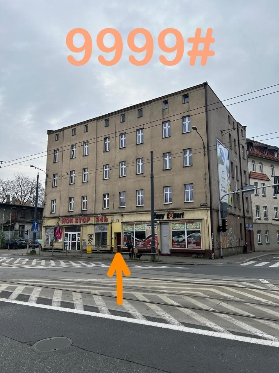 Yellow Hostel 24H - Sniadanie I Obiad Gratis - Free Parking Katowice Exteriör bild